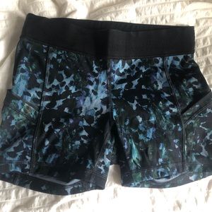 Lululemon what the sport short 4 inch short